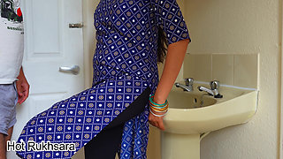 Desi Indian Girlfriend Came to Her Friends Wedding and She Fucked in Standing and Doggystyle Position by Stranger Guest