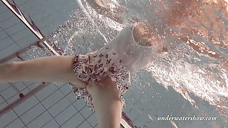 Floating hotties like Katya Okunewa in the pool