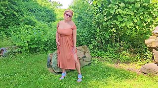 SUPER-FUCKING-HOT MOM ONLYFAN Flick Content PHAT TITTY Backyard Glimpse COMPILATION
