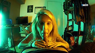 Brasiloirinhas Huge Tits Make Eva Elfie Squirm in Lesbian Passion