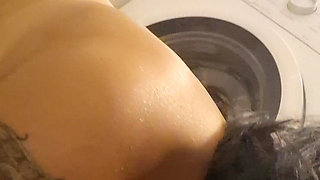Ahageo Masturbates in the Bathroom