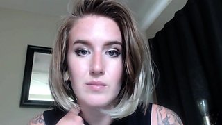 Hot amateur webcam teen masturbates for their fans