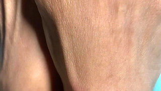 Melove Just Showing Her Sexy Little Feet