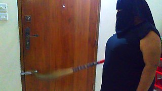 35 Year Old Indian Muslim Neighbor Aunty Fucked While Sweeping The House