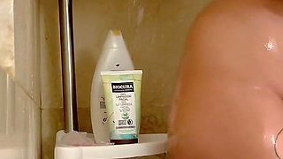 Fucked My Plumpy Wifey Under the Shower