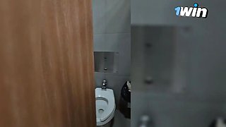Colombiana se pone muy cachonda en un centro comercial de Bogotá - ALEJANDRA PALACIOS - Big tits