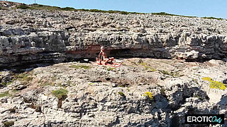 Spontaneous Fuck on the Side of the Road Hungry MILF Gives It Her All