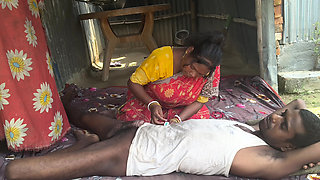 Desi pados ki housewife Ne Aakar chudai karne Diya fouking sex