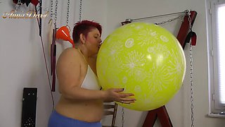 Annadevot - The ride on the big yellow balloon