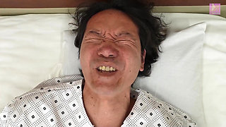 My Doctor Stepdaughter-in-law Wants to Nurse My Perverted Stepfather-in-law's Hard Cock with Both Hands More Than Her Husband's!