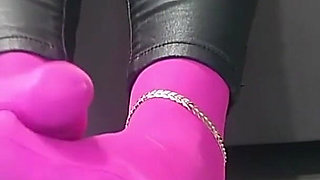 (70) Pink Pantyhose Feet