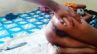 Watch porn video of Seema making pussy hair from Randi's barber How Seema is removing pussy hair from the barber
