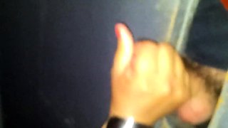 Svenska Hustruns Glory Hole Handjob