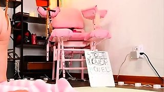 Amateur teen girlfriend toys and sucks cock at home