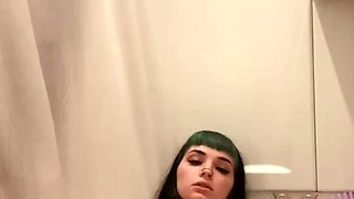 Webcam fun mature brunette with toys cum on cam
