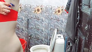 Desi Beautifull Mom Shaving Pussy And Armpits On Eid And Pissing In Bathroom