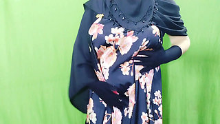 Muslim Hijabi Beautiful Housewife Fucking with Neighbor - With Clear Hindi Audio