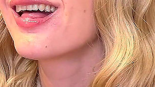 Sweet Blowjob From a Beautiful Girl