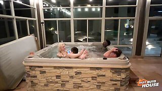 Sexy blonde Ellie Smoke is sucking two cocks in the bathtub