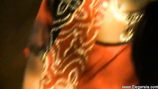 Sweet queen's sensual scene