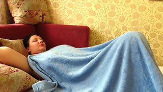 Morning getting off. A chubby COUGAR with humungous funbags begins the day with an climax. Amateur with ass-fuck.