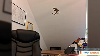 FrauleinSchmitt Erotic display at stripTango