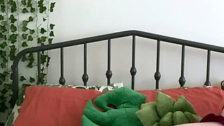 Pissing masturbating babe solo toy play