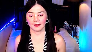 Hot brunette from squirt masturbating on webcam