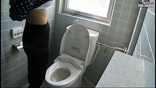 Stuck up Older Women - Toilet Masturbation Collection of 25 - Ep05