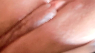 COLOMBIAN MASTURBATES AND PLAYS WITH HER