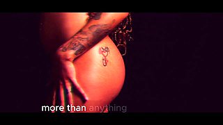 Easy-on-the-eyes girlfriend at asmr movie