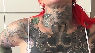 I'm a Hot Sloppy Deepthroat Queen!
