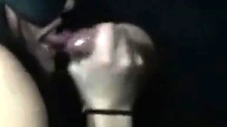 Kinky Svensk Slut Gangbanged i en BDSM-klubb