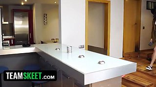 Magnificent mexican (Penelope Cum) woos realtor with her pussy