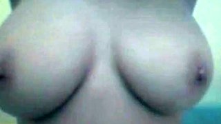 Big-Breasted Chinese Amateur Shows Off on Webcam