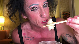 Gulp Thanksgiving: Goddess Kandy Feasts & Swallow You Down Her Throat