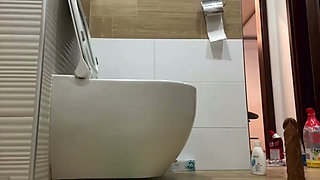 Italian Webcam Star Blonde 18 Naked in High Heels Fills Her Pussy with Milk and Squirts It Out