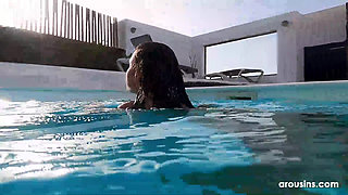 Join me in the Pool! Sensual Babe Dee Vine Fooling around at Arousins