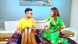 Super Hot Indian Bhabhi Playing with Her Milky Boobs
