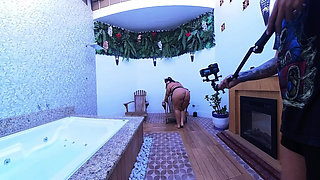 Behind the Scenes of This Young, Chubby Girl