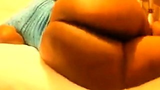 Close up MILF masturbation
