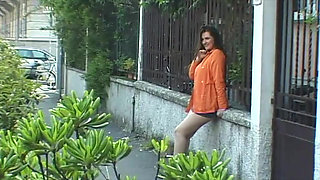 Picks up a BBW on the Street and Fucks Her at Home