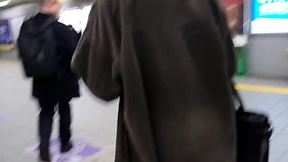 就活中女子電車内対面白パンチラ voyeur jp