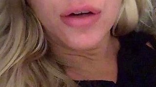 home made amateur blonde Masturbating