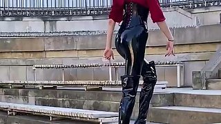 LadyPerse - Latex In Public