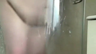 Youngenglishbbw have a shower fan request
