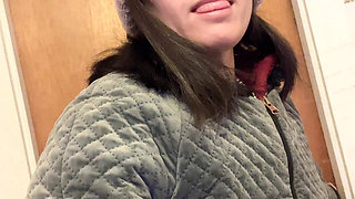 Pissing Small Pussy Hairy in the Moring