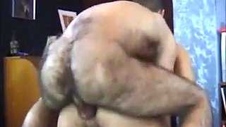 Peludo Coroa Comendo Novinho - Bareback Amateur