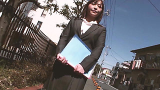 Beau Jap Sex Scene 3: Beautiful Busty Japanese Woman Masturbates in the Office Bathroom