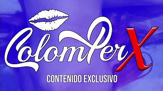 Colombian COUGAR plays with faux-cock and shrieks while filming herself – ColomPerX